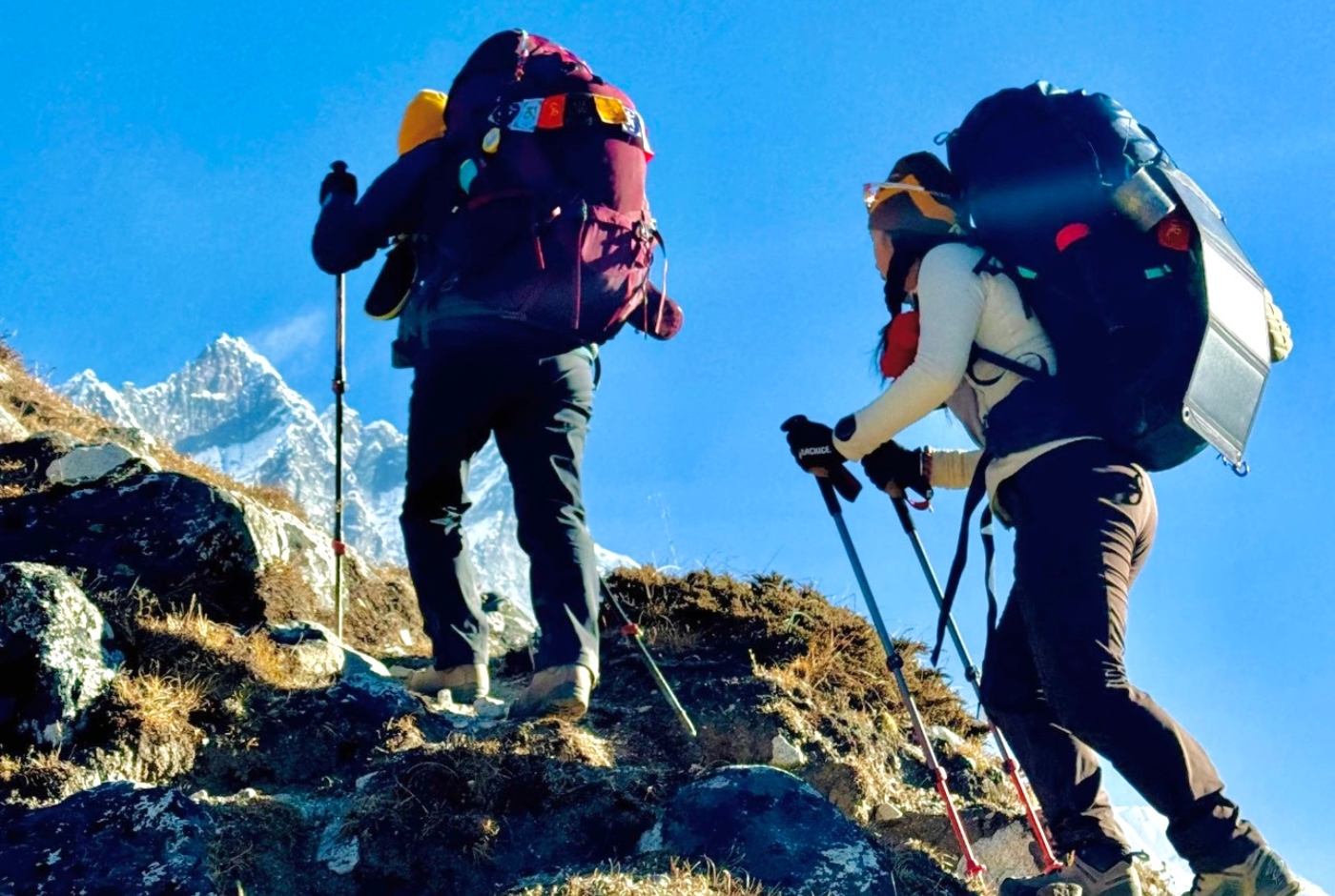 trekking poles in ebc