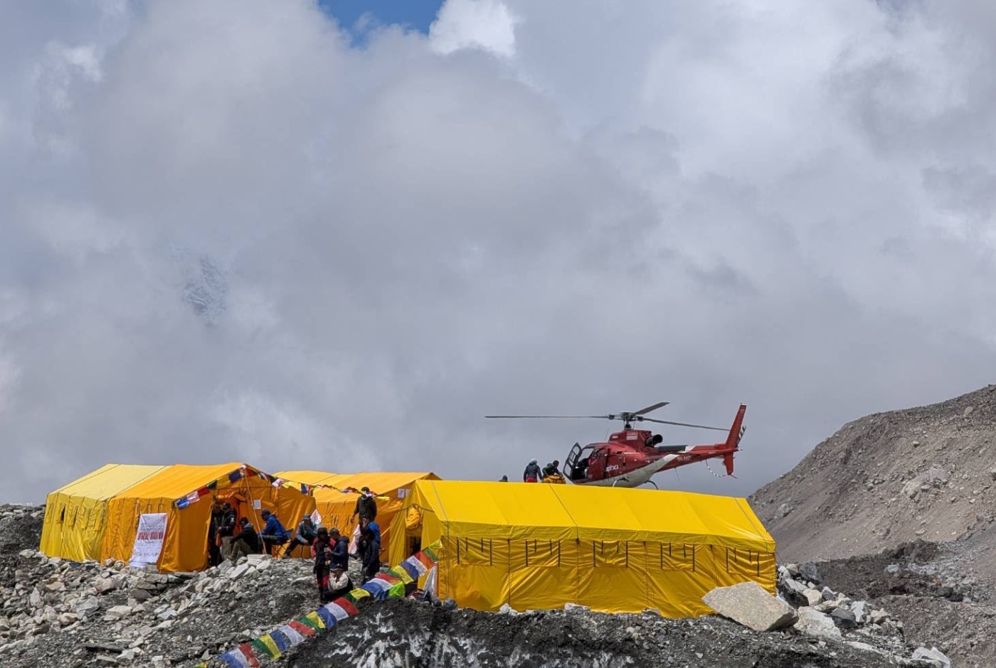 Everest marathon camp