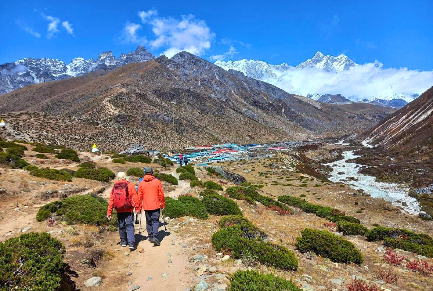 Summer trek in everest